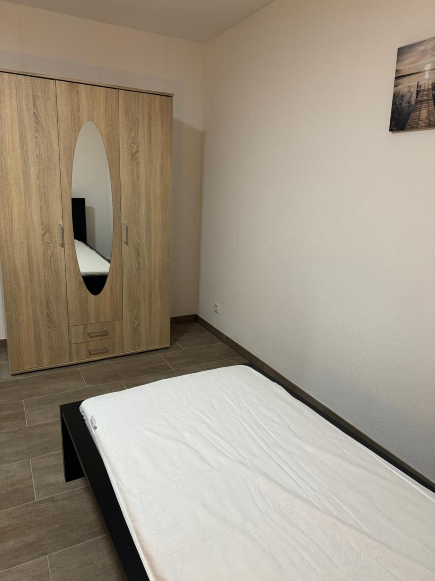 Laras Voll Ausgestattete Gartenwohnung Mit Wlan Und Tv Werne Exterior foto